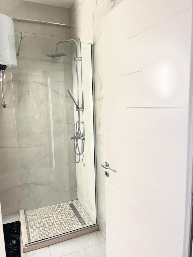 Twentysix Apartment Shkodër Buitenkant foto